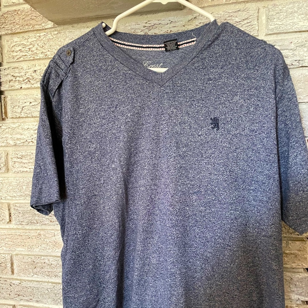 Lions Crest By English Laundry V Neck Tee